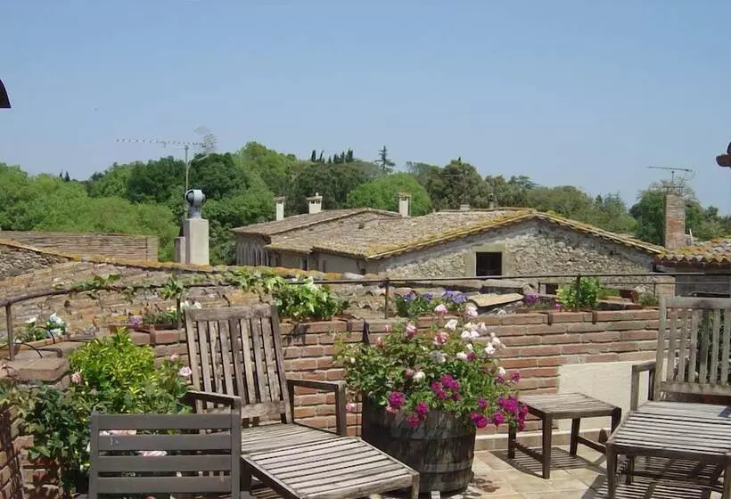 Aamiaismajoitus (B&B) El Recés De Corçà