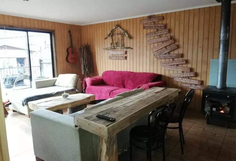 ベッドアンドブレックファースト La Llar Hostel