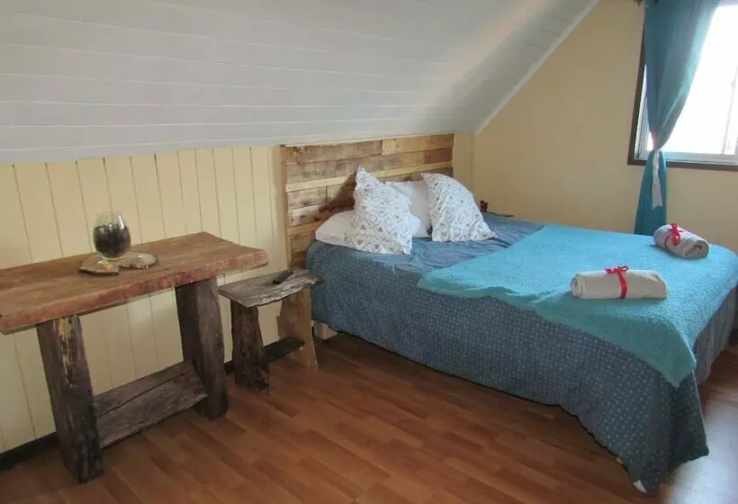 ベッドアンドブレックファースト La Llar Hostel