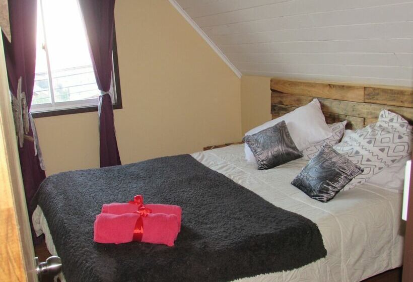 Bed & Breakfast La Llar Hostel