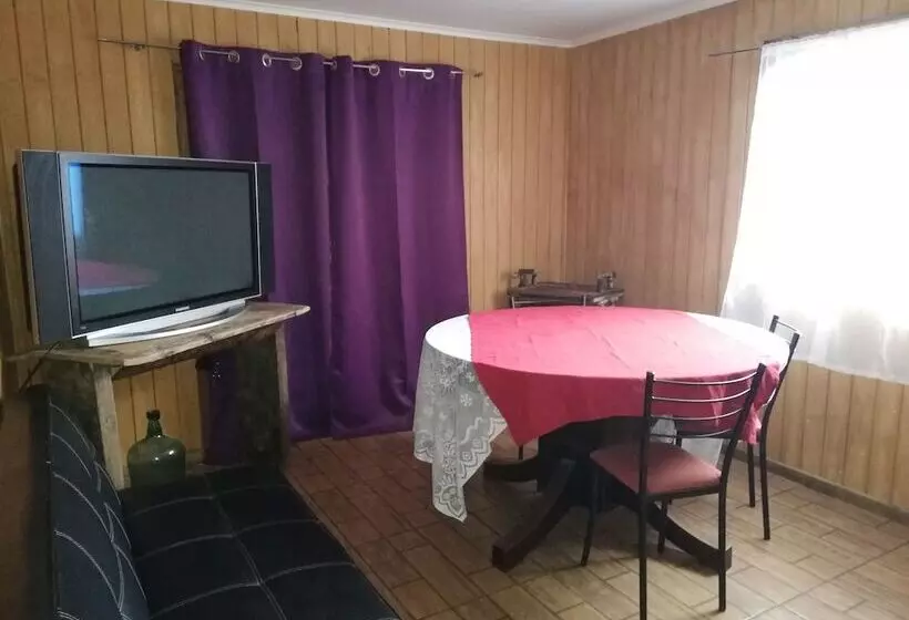 ベッドアンドブレックファースト La Llar Hostel