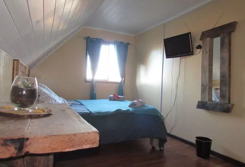 ベッドアンドブレックファースト La Llar Hostel