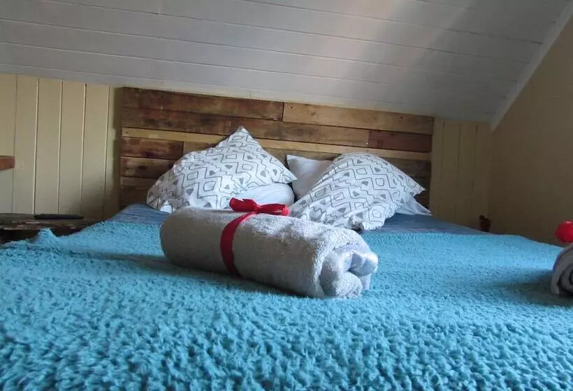 ベッドアンドブレックファースト La Llar Hostel
