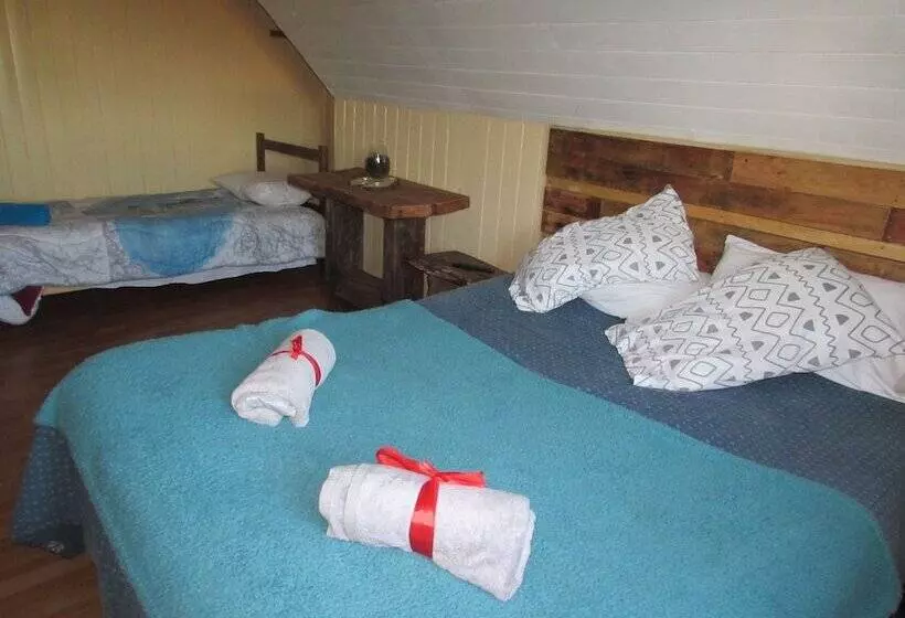 ベッドアンドブレックファースト La Llar Hostel