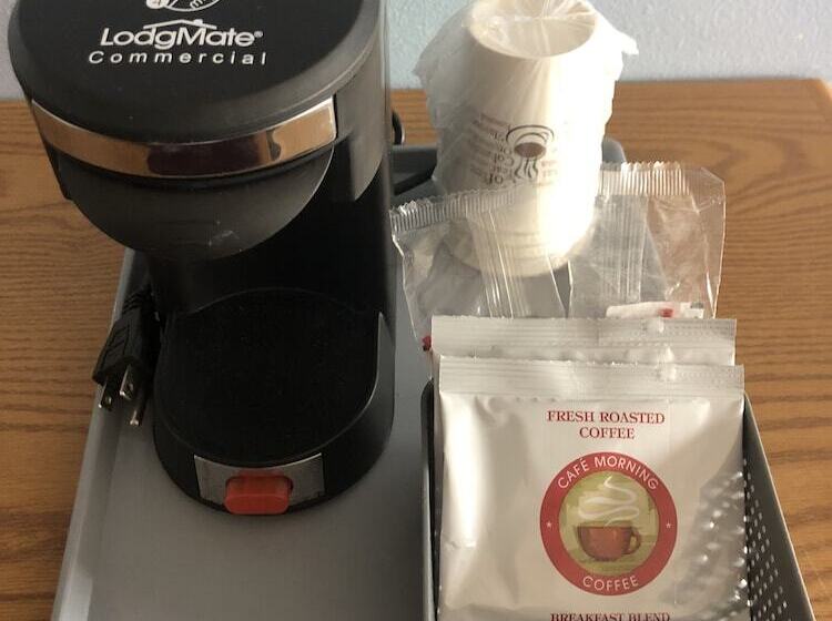 Edge Of The Woods Motel