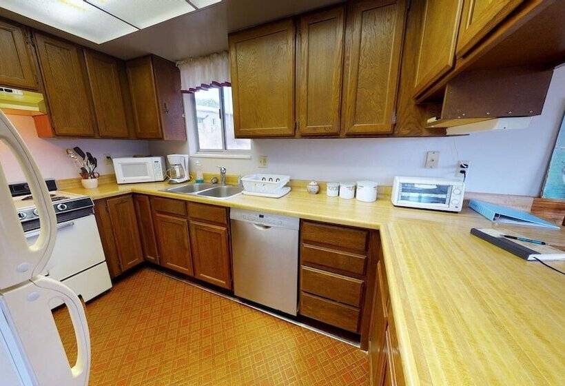 Hideout Ft Abajo 2 Br Cabin, Stunning Views, Secluded!