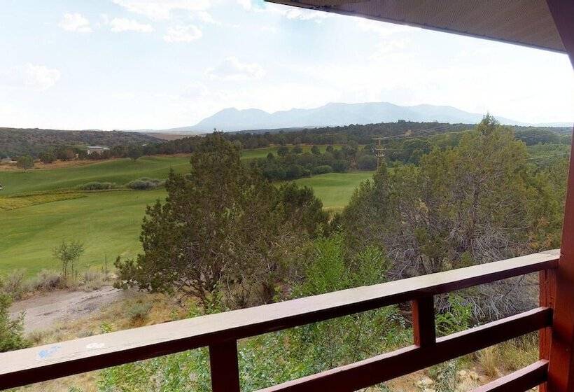 Hideout Ft Abajo 2 Br Cabin, Stunning Views, Secluded!