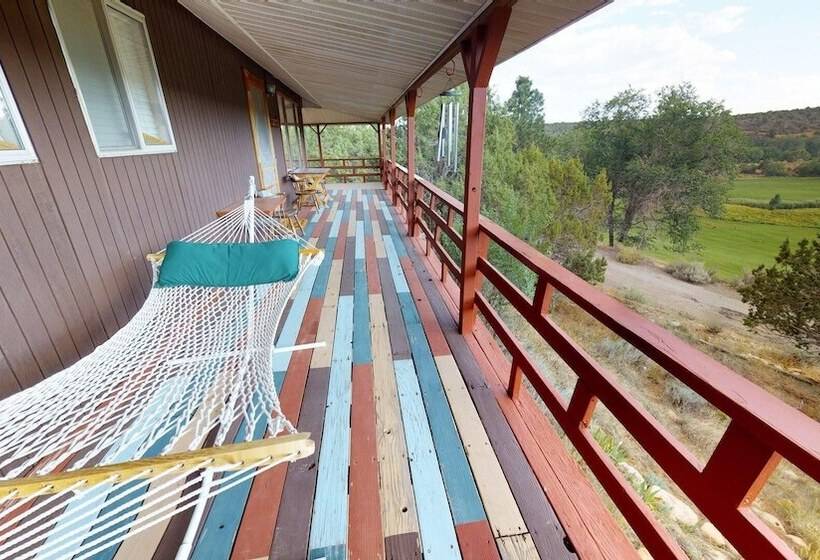 Hideout Ft Abajo 2 Br Cabin, Stunning Views, Secluded!