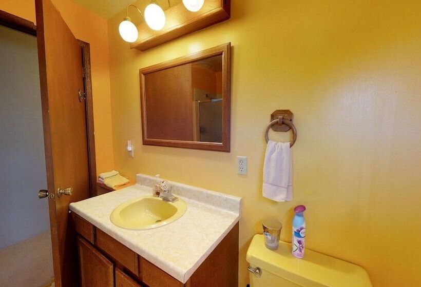 Hideout Ft Abajo 2 Br Cabin, Stunning Views, Secluded!