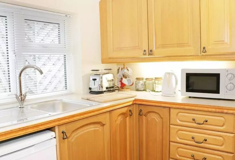 Highbury Cottage