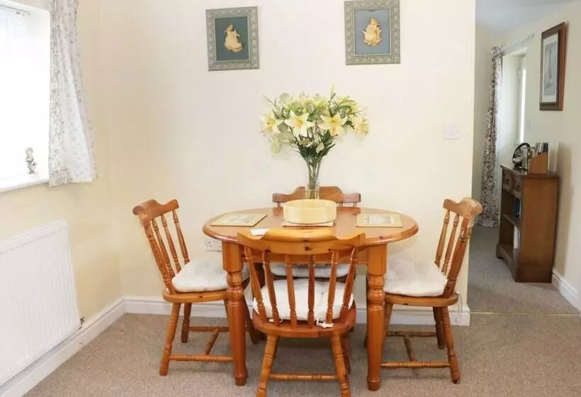 Highbury Cottage
