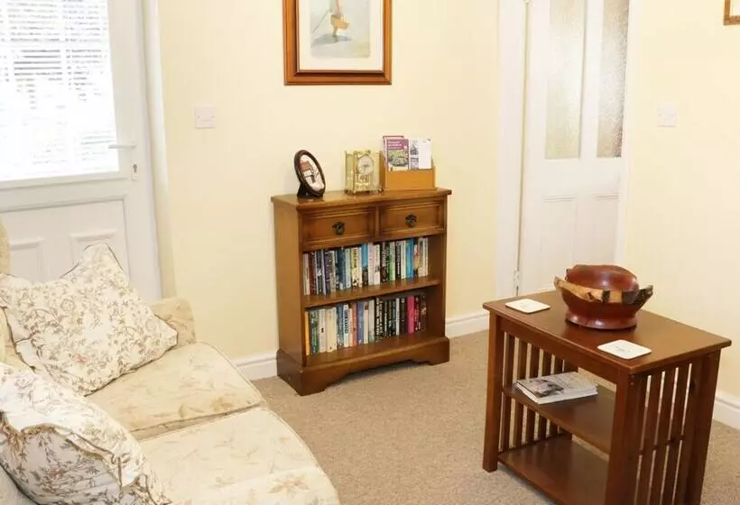 Highbury Cottage