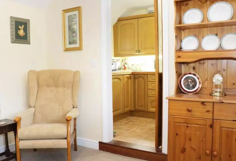Highbury Cottage