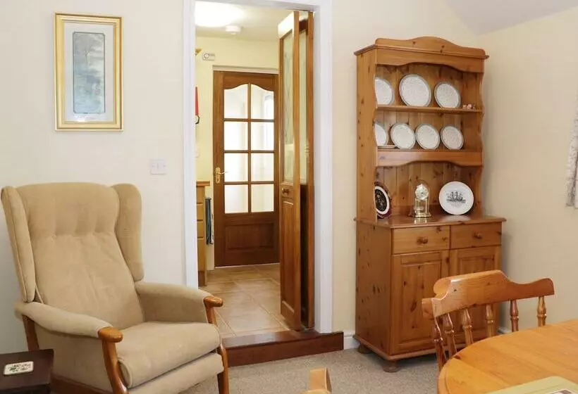 Highbury Cottage