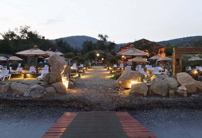 فندق Antique Beach And Bungalow