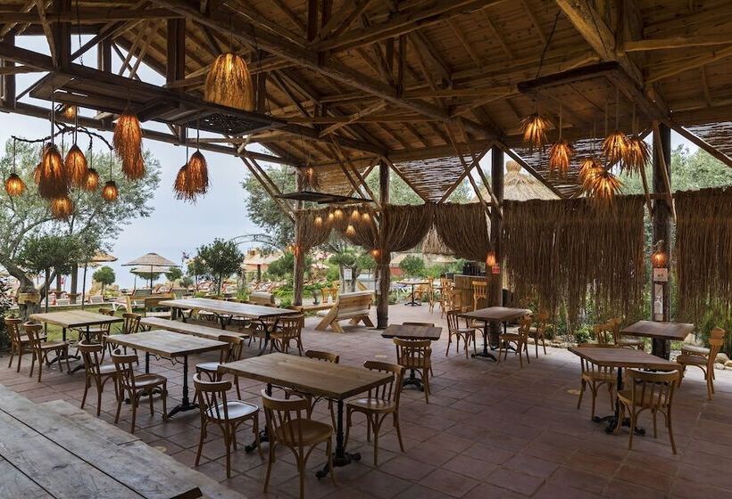 فندق Antique Beach And Bungalow