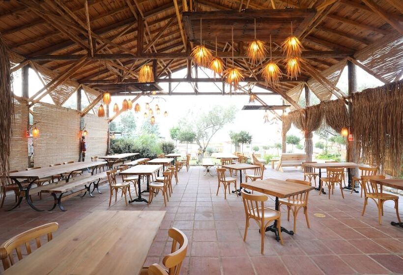 فندق Antique Beach And Bungalow