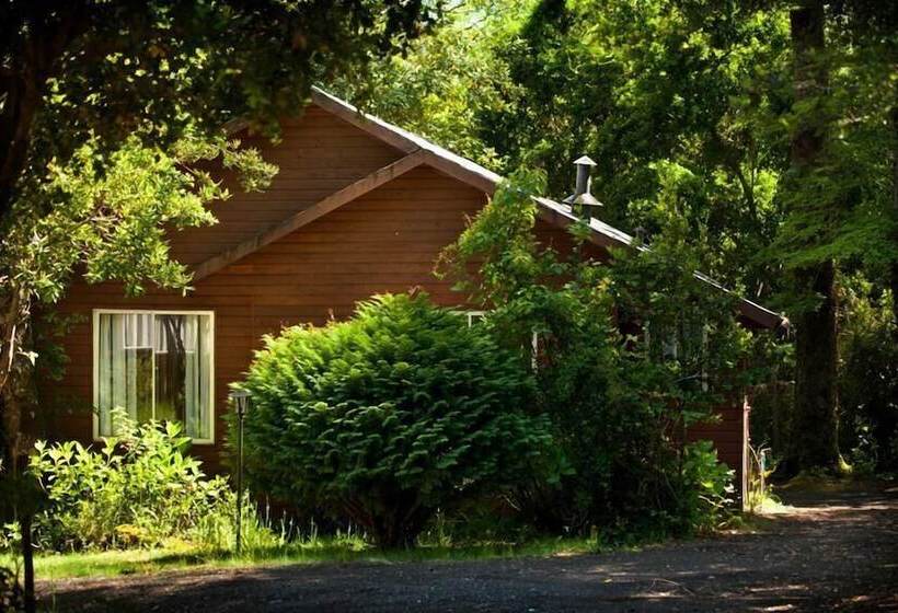 Hotel Cabanas Akubra