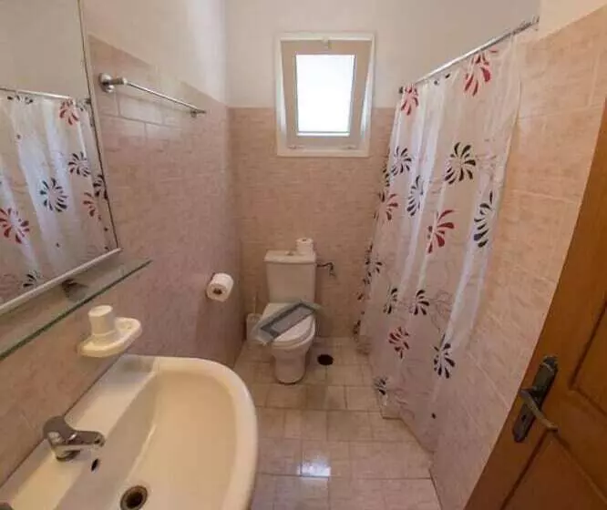 هتل Elias & Vasili House