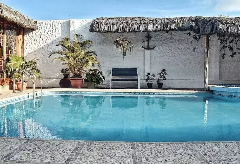 ホテル Hosteria Paraiso Engabao
