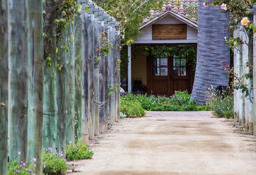 Hotel La Casona At Matetic Vineyards