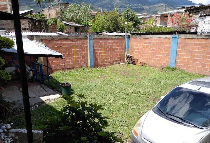 בית מלון כפרי Zulevar