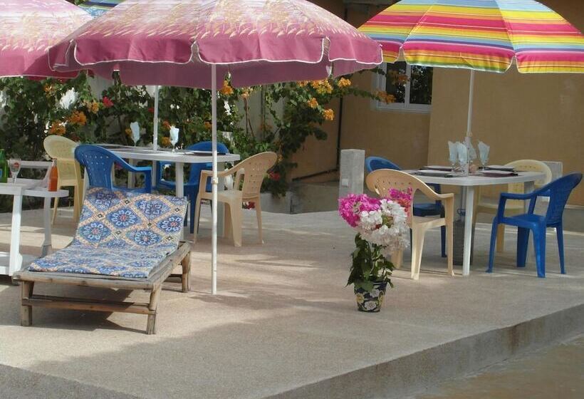 پانسیون Auberge Le Djembe