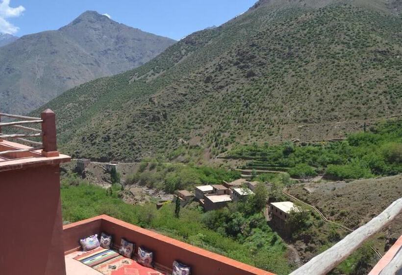 بنسيون Auberge Matat