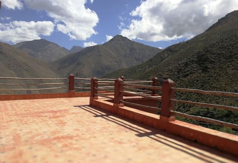 بنسيون Auberge Matat