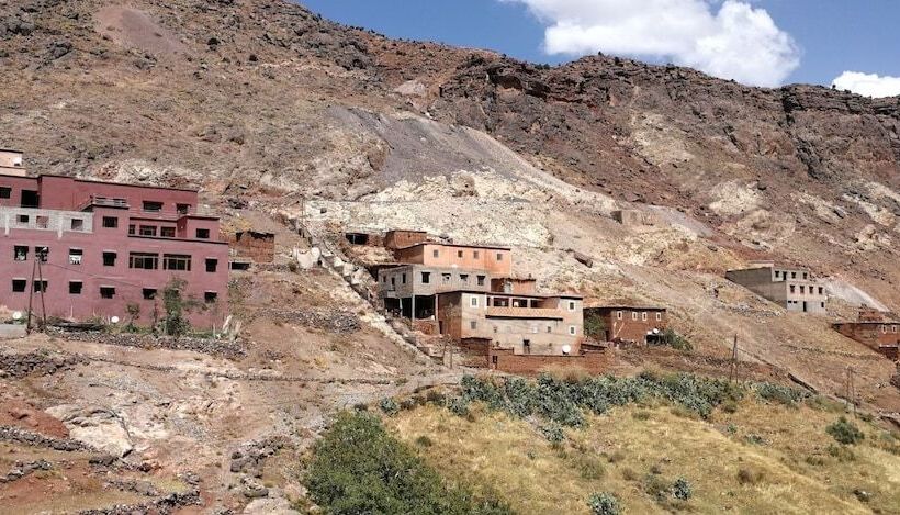 بنسيون Auberge Matat