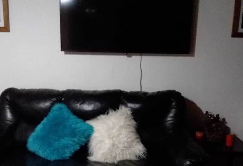 Hostal El Aromo Pensión A Empresas