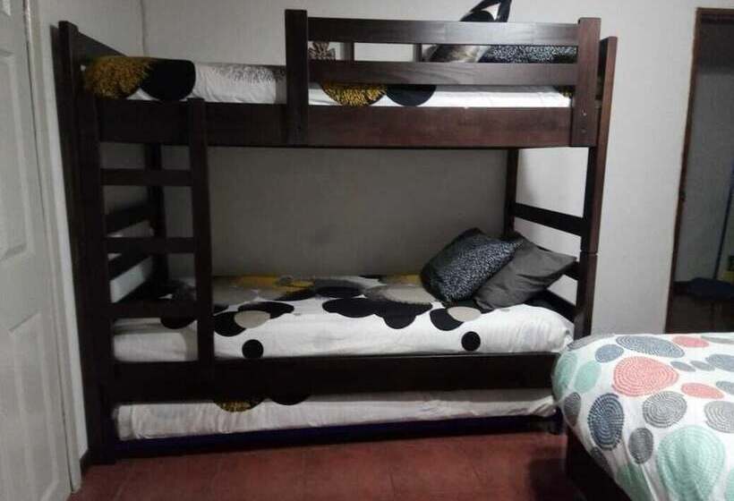 Hostal El Aromo Pensión A Empresas