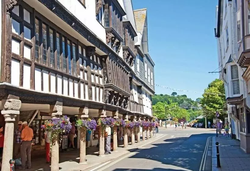 Quay Lodge