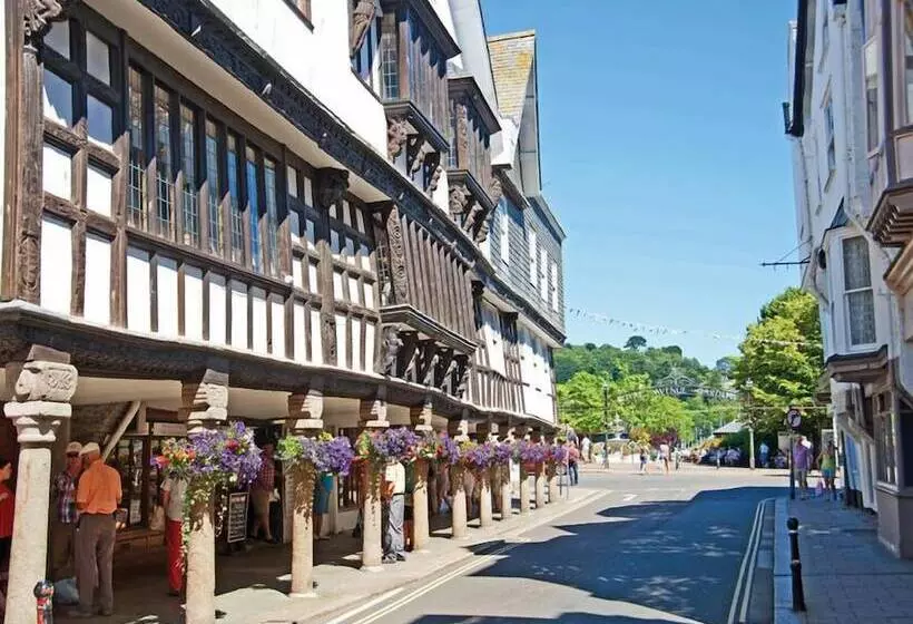 Quay Lodge