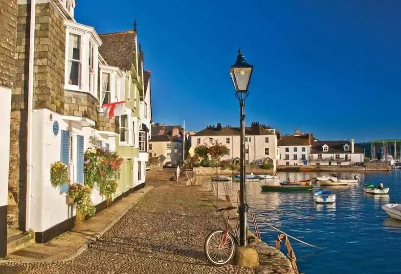 Quay Lodge
