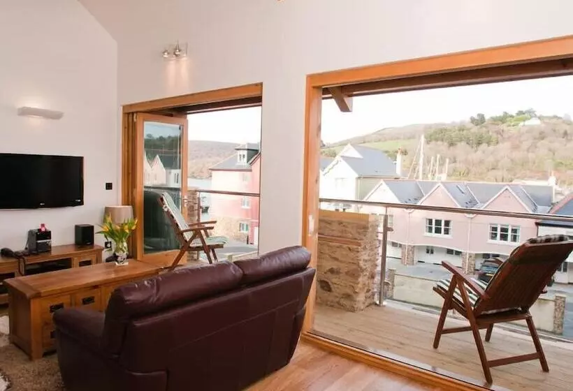 Quay Lodge