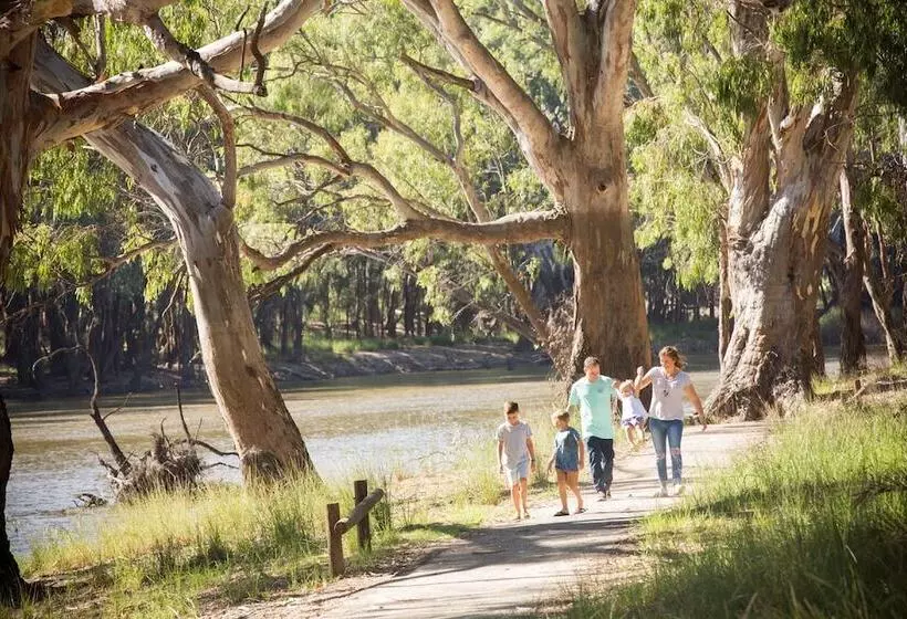 リゾートホテル Big4 Deniliquin Holiday Park