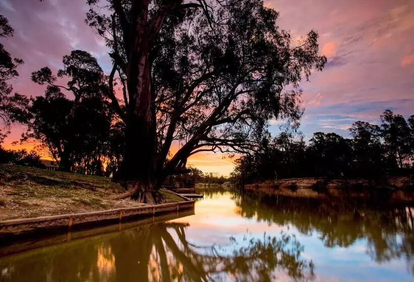 リゾートホテル Big4 Deniliquin Holiday Park