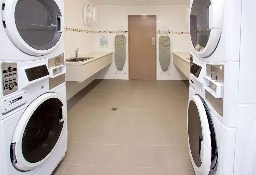 リゾートホテル Big4 Deniliquin Holiday Park