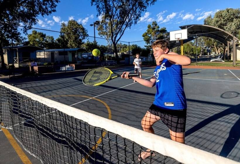 אתר נופש Big4 Deniliquin Holiday Park