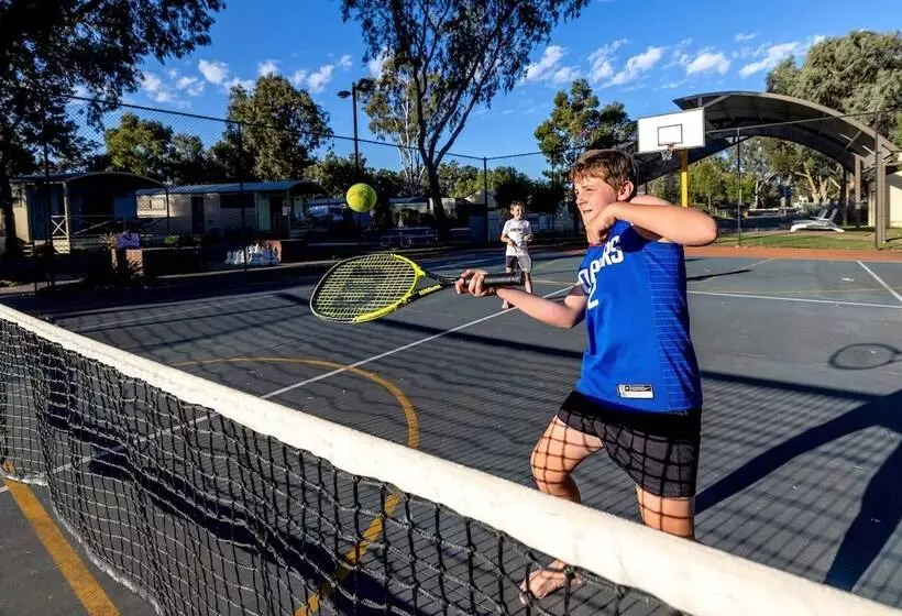 リゾートホテル Big4 Deniliquin Holiday Park