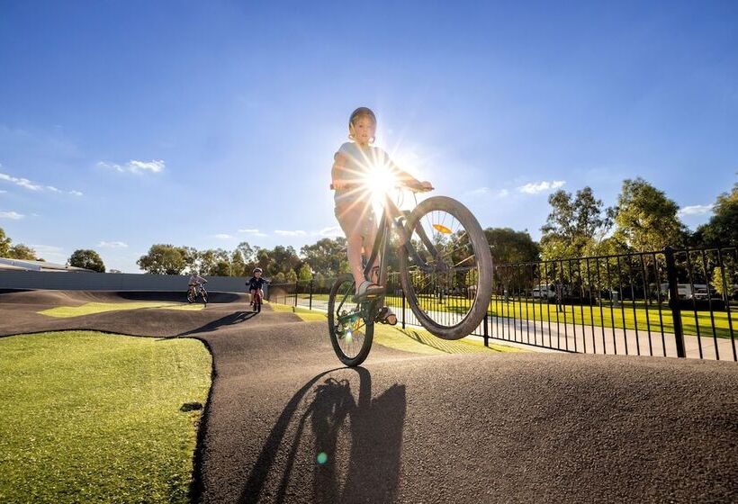 אתר נופש Big4 Deniliquin Holiday Park