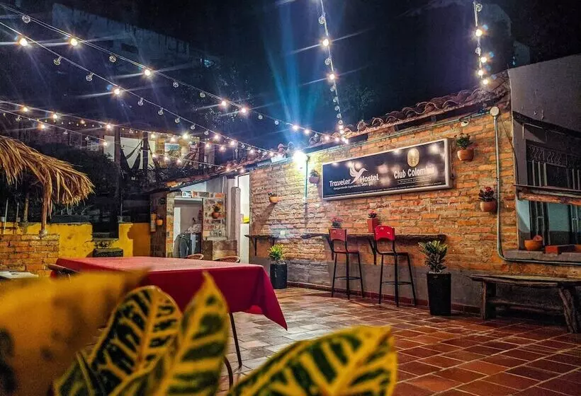 Traveler Hostel