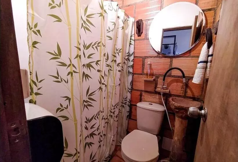 Traveler Hostel