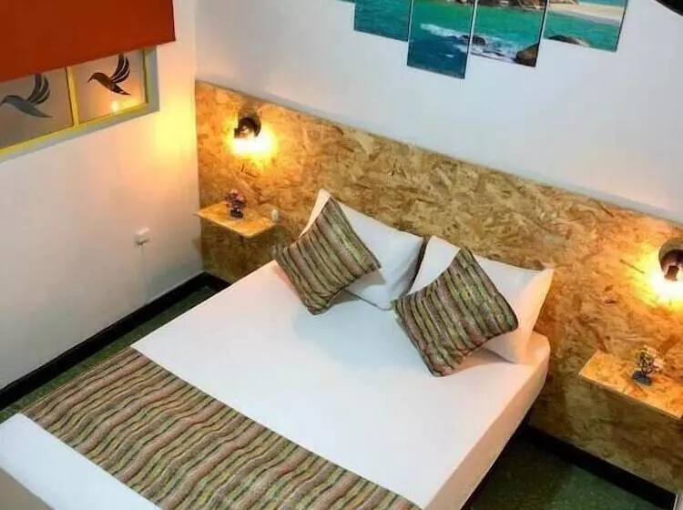 Traveler Hostel