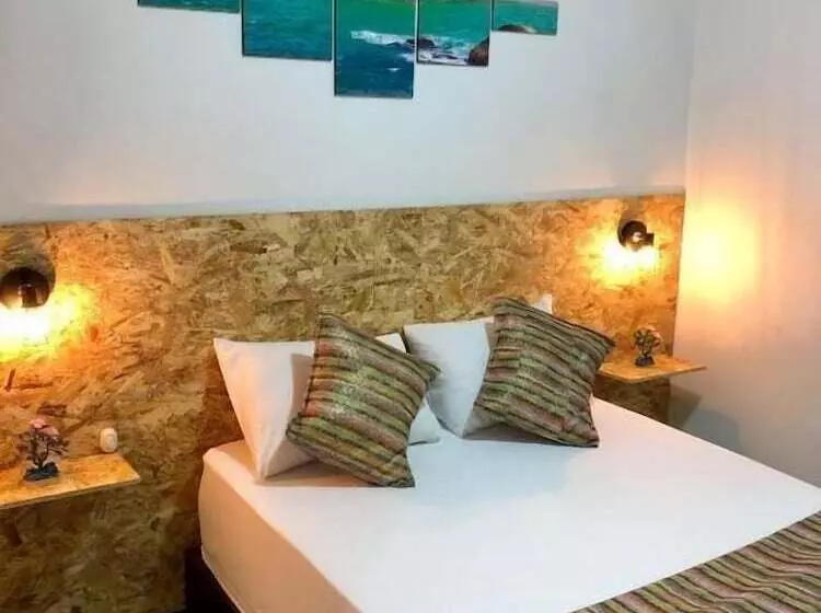 Traveler Hostel