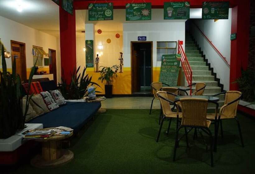 Traveler Hostel