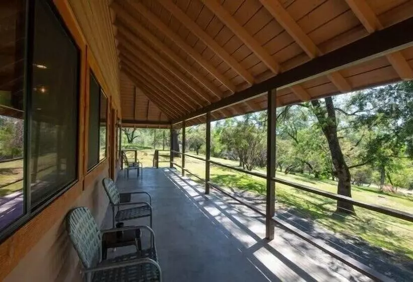 Yosemite Scenic Wonders Sierra Base 2b