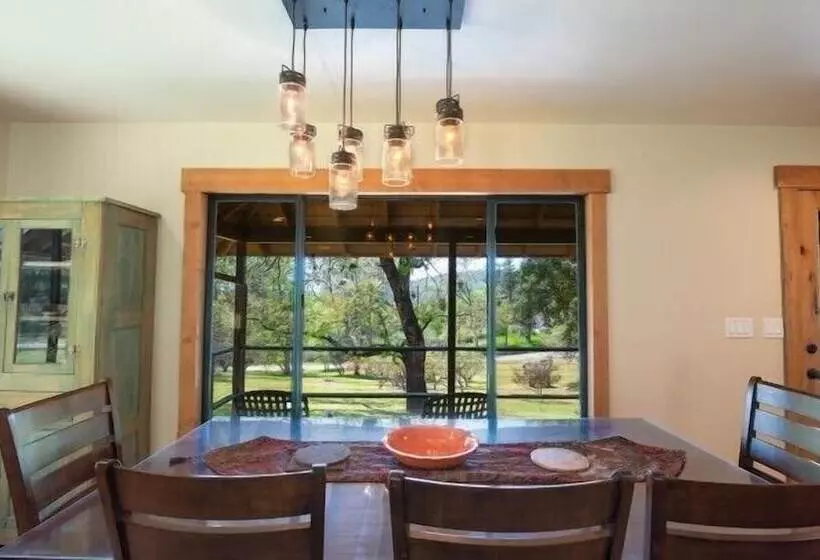 Yosemite Scenic Wonders Sierra Base 2b