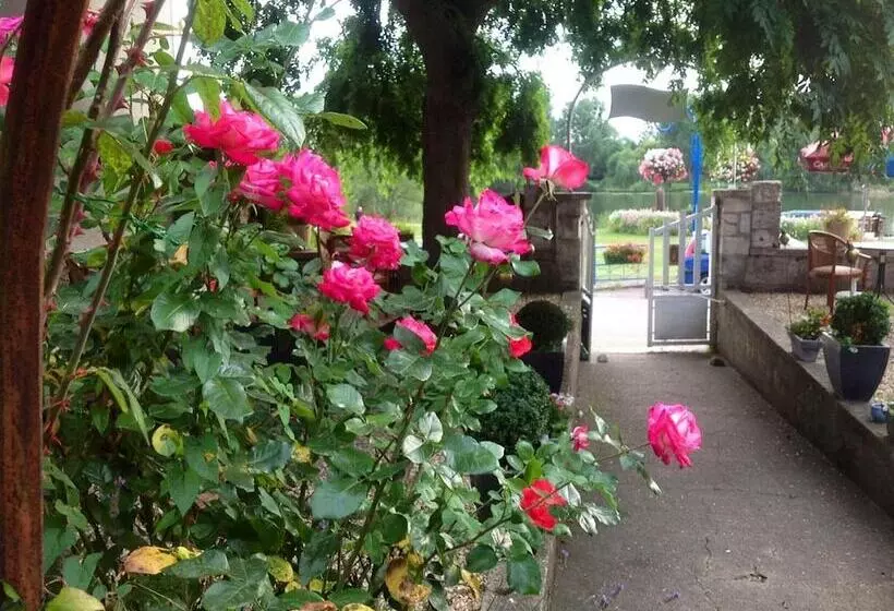 ベッドアンドブレックファースト Villa Aliénor